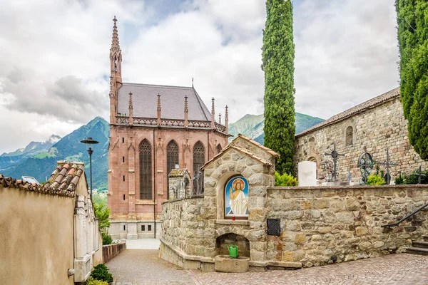 イタリア シーナのオーストリア大公ヨハネの霊廟での眺め — ストック写真