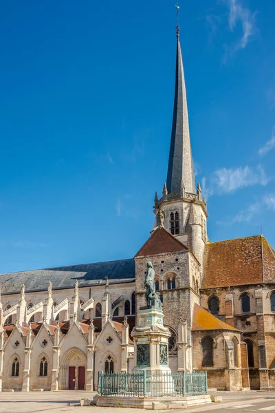 Widok Katedrę Notre Dame Auxonne Francja — Zdjęcie stockowe