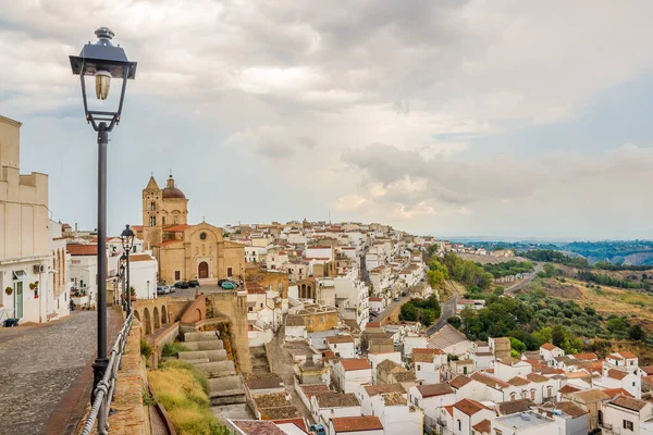 Straten Van Pisticci Met Kerk Van Heiligen Peter Paul Italië — Stockfoto