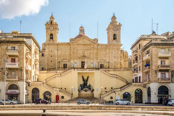 Cospicua Malta October 2021 查看科斯皮库阿街道上的奇数概念教堂 科斯蒂夸 波姆拉 是马耳他东南部地区的一个双重设防港口城市 — 图库照片