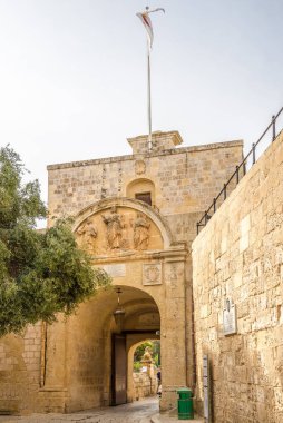 Malta 'nın Mdina kasabasından Ana Kapı' ya (Vilhena Gate) bak