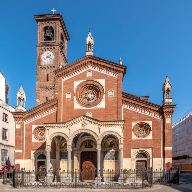 Milano - İtalya sokaklarındaki Saint Eufemia Bazilikası 'na bakın.