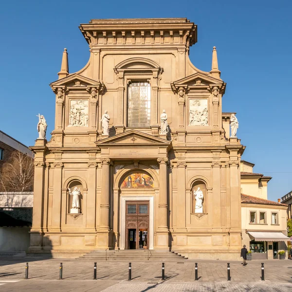 Utsikt Över Kyrkan Saint Bartolomeo Och Stephan Gatorna Bergamo Italien — Stockfoto