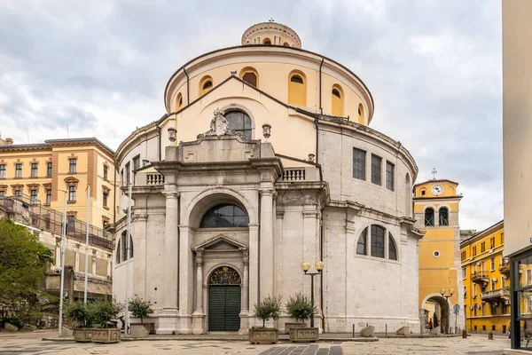 Вид Церковь Святого Вита Улицах Риеки Хорватии — стоковое фото