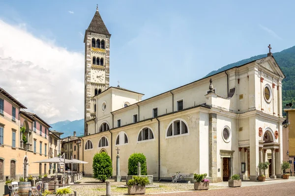 Вид Церкву Святого Мартіна Вулицях Тірано Італії — стокове фото