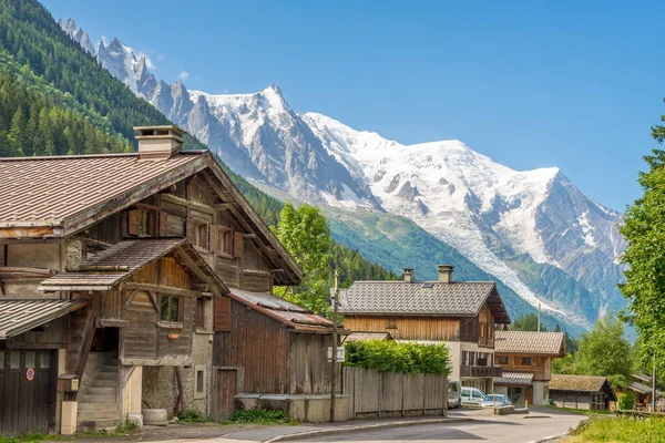 Argentier Den Chamonix Fransa Giden Yoldaki Mont Blanc Dağlarının Kitlesine — Stok fotoğraf