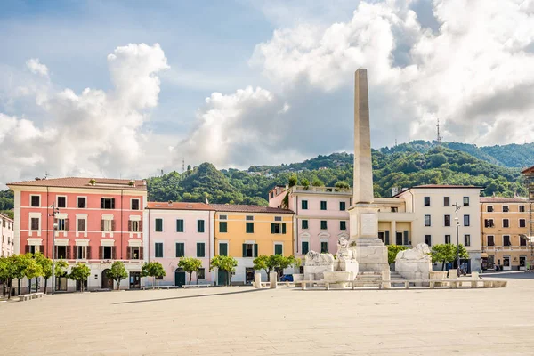 Massa Italien September 2022 Visa Obelisken Place Degli Aranci Massa — Stockfoto