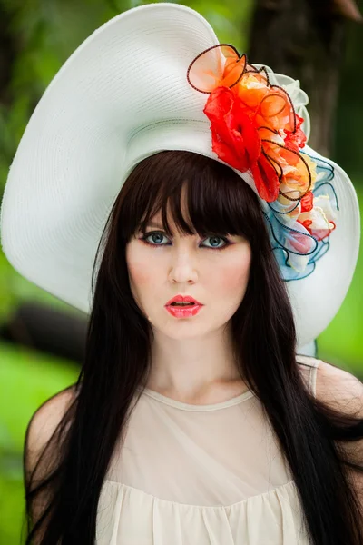 帽子で美しい少女 — ストック写真