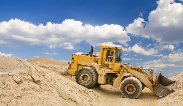 Excavator in quarry — Stock Photo, Image