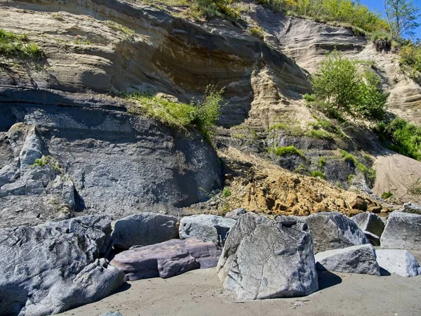 Victoria BC 'deki Island View Sahili' nin muhteşem manzarası.