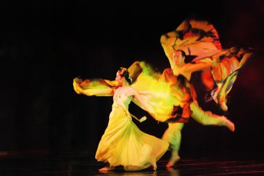 geleneksel Kore dans dansçı