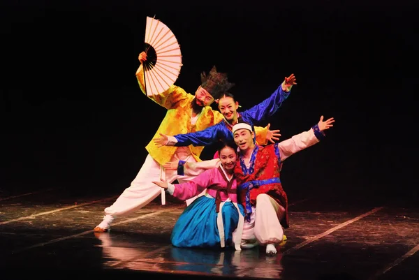 Dancer of traditional Korean dance — Stock Photo, Image