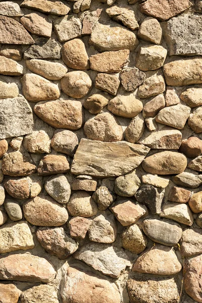 Arazi taşlarından duvar.