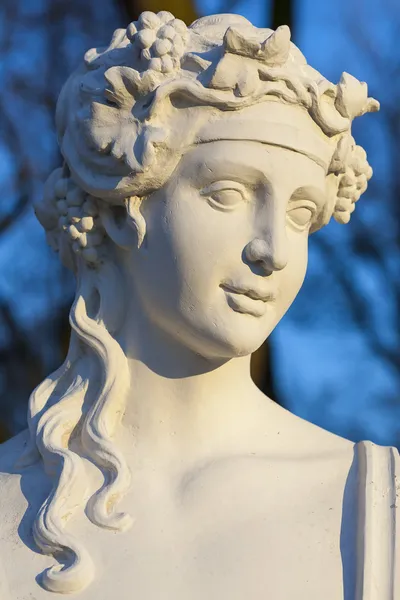 巴洛克风格的雕塑的女人. 免版税图库图片