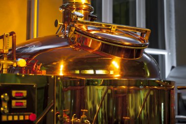 bira için büyük, bakır kap