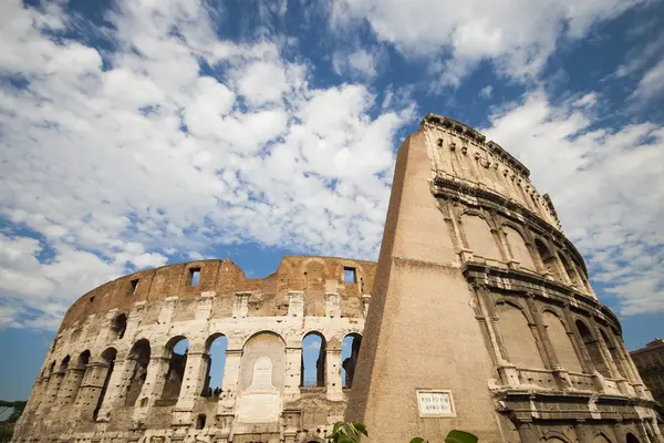 O Coliseu em Roma — Fotografia de Stock