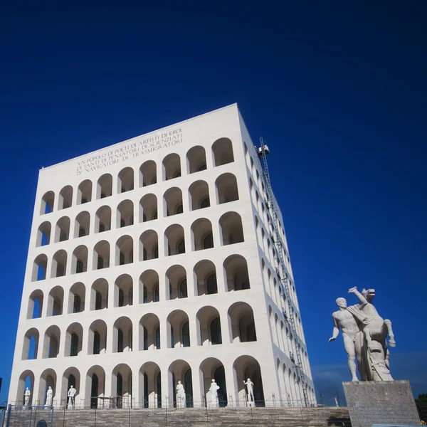 Το τετραγωνικό Κολοσσαίο στη Ρώμη ευρώ — Φωτογραφία Αρχείου