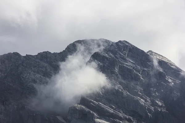 De mist op de berg — Stockfoto