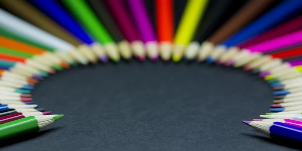 Renkli kalemler kompozisyon — Stok fotoğraf