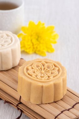 Renkli güzel ay pastası, Mung fasülyesi keki, Sonbahar Festivali 'nin ortalarında geleneksel gurme tatlı aperatifleri için Şampiyon Bilge Pastası..