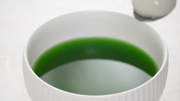 Zbliżenie Przygotowania Matcha Big Tangyuan Tang Yuan Słodką Zupą Matcha — Wideo stockowe