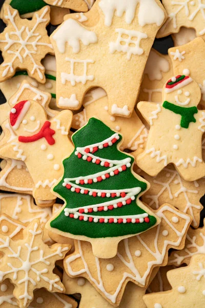 Ovanifrån Dekorerad Grön Slätt Smak Pepparkakor Julgran Cookie Med Kopia — Stockfoto