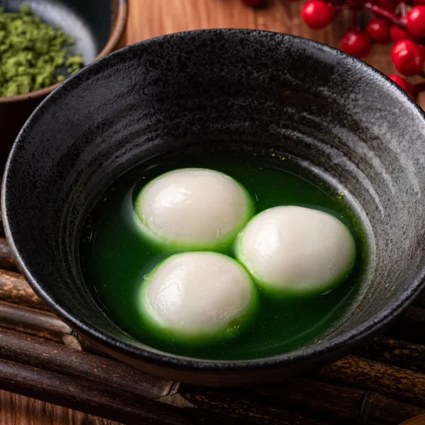 Primer Plano Matcha Grande Tangyuan Tang Yuan Con Sopa Matcha — Foto de Stock