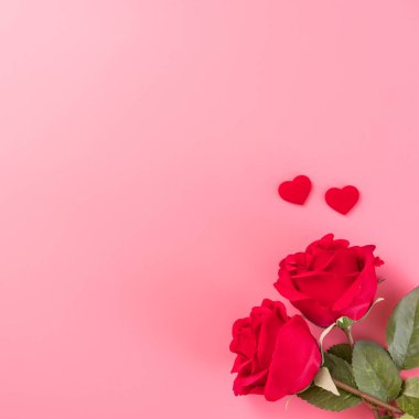 Sevgililer Günü hediyesi olarak güllerin en üst görüntüsü.