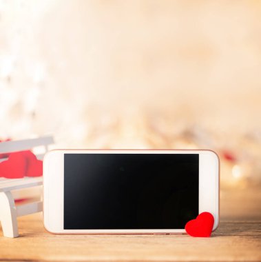 Sevgililer Günü arkaplan tasarım şablonunu akıllı telefonlu kapat