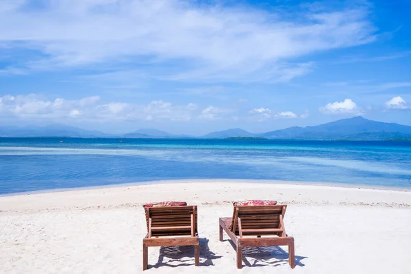 Chairs Amazing Beautiful Sandy Beach Ocean Blue Sky Concept Summer — Stock Photo, Image