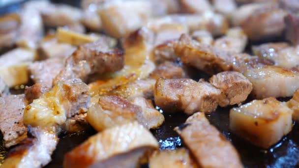 Close Van Pan Gebakken Gekookte Zwarte Varkensvlees Maaltijd Korea Restaurant — Stockvideo