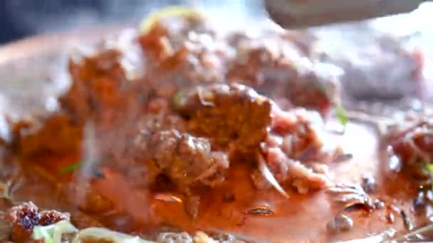 Primer Plano Comida Cerdo Negro Cocido Sartén Restaurante Corea Deliciosa — Vídeos de Stock
