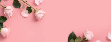 Anneler Günü tasarım arka planında pembe gül çiçekli arka plan