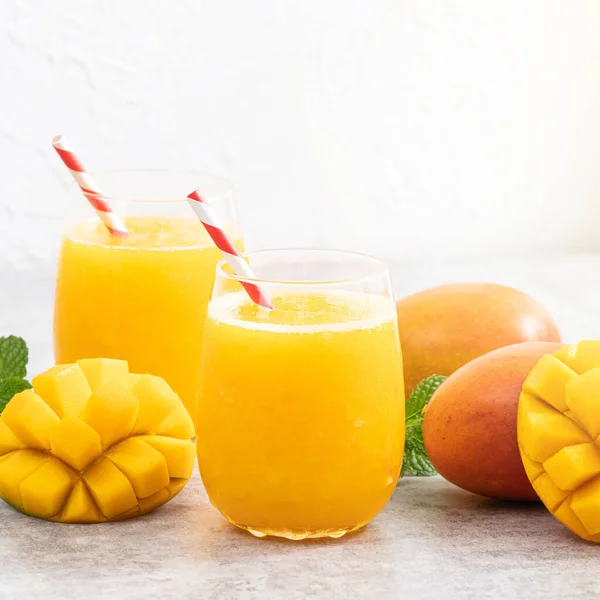 Frisse Heerlijke Mango Sap Close Ontwerp Concept Van Smoothie Koude — Stockfoto