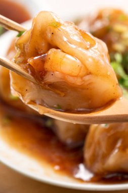 Bawan (Ba Wan), Tayvan köftesi lezzeti, lezzetli sokak yemekleri, domuz eti ve karides ile sarılmış nişasta şeklinde hamur tatlısı ve kalın soya sosu..