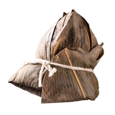 Zongzi, pirinç köftesi - Duanwu ejderha botu festivalinin ünlü yemek konsepti kırpma yolu ile kesilmiş, beyaz arka planda izole edilmiş