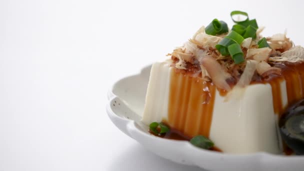 Delicioso Tofu Refrigerado Comida Huevo Del Siglo Con Salsa Soja — Vídeos de Stock