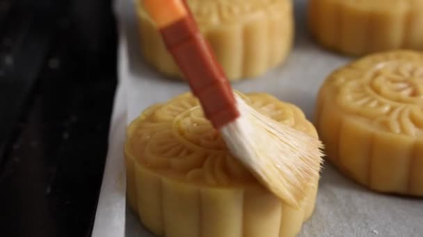 Brushing Egg Liquid Moon Cake Pastry Surface Baking Mid Autumn — Stock Video