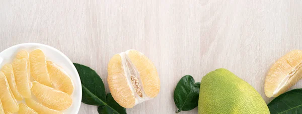 Top View Fresh Peeled Pomelo Bright Wooden Table Background Mid — Stock Photo, Image