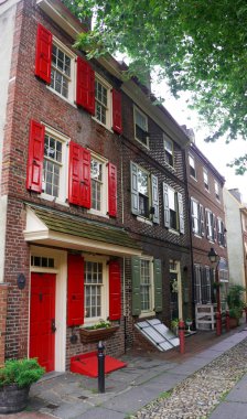 Philadelphia sokakta ABD - Elfreth'ın en eski sokağa güneş ışığı altında