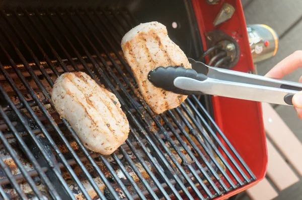 Grillen am Sommerwochenende — Stockfoto