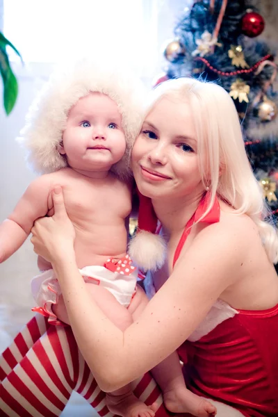 Natale bambina con capelli biondi madre — Foto Stock