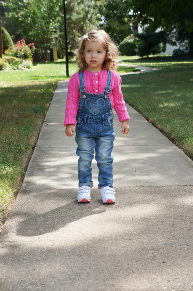 Schattig baby meisje — Stockfoto