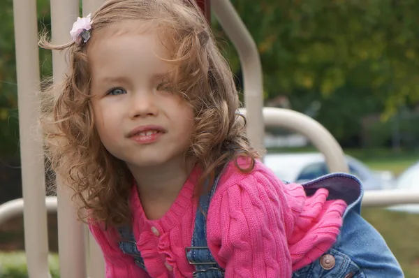 Schattig baby meisje — Stockfoto