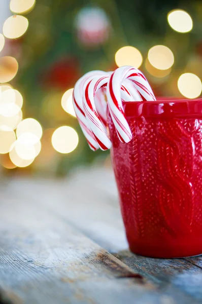 Bastoncini di caramelle alla menta piperita di Natale — Foto Stock