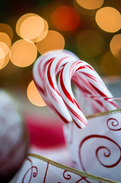 Noël bonbons à la menthe poivrée cannes — Photo