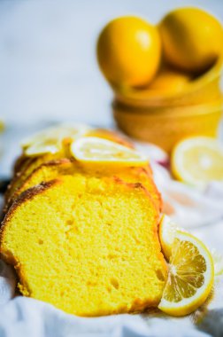 limonlu kek rustik zemin üzerine