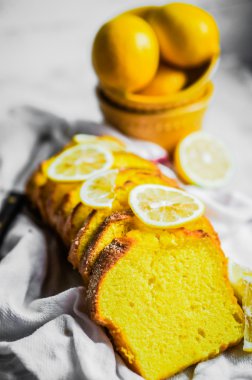 limonlu kek rustik zemin üzerine