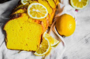 limonlu kek rustik zemin üzerine