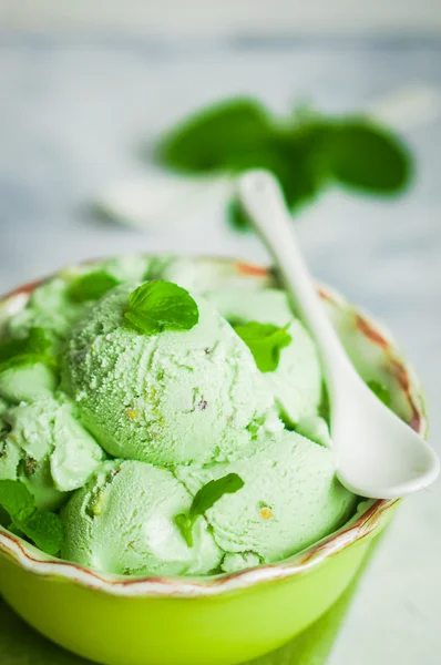 Pistáciovou zmrzlinou — Stock fotografie
